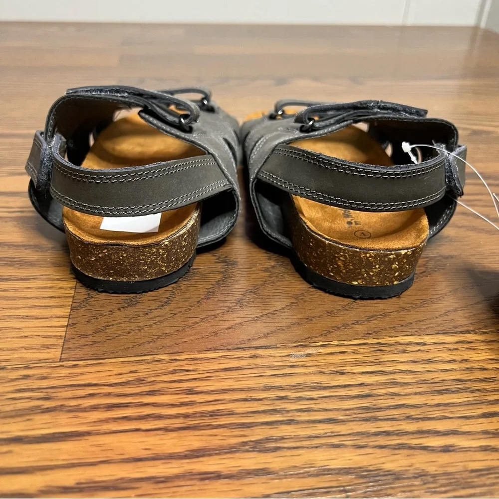 Bearpaw Galen boy's slide sandals with a microsuede footbed size 4